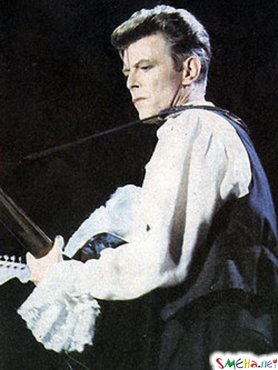 Боуи на концерте, 1990 год