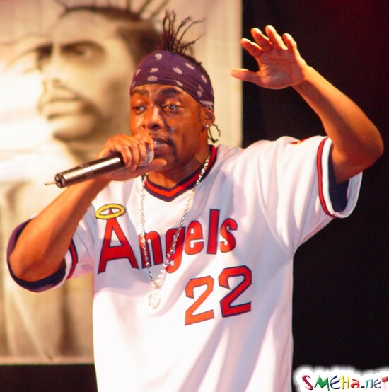 Coolio in 2002 performing for U.S. Army soldiers in Bosnia